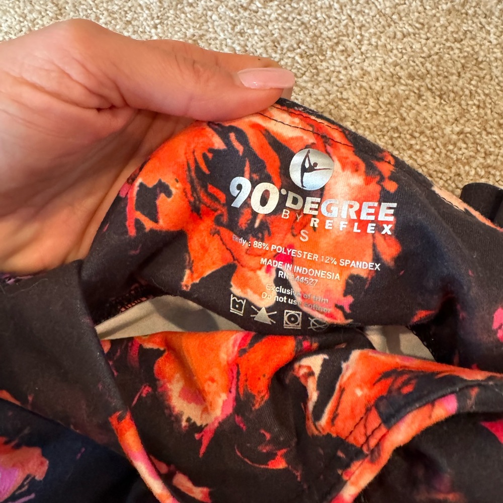 Black orange and pink flowered leggings - Picture 2 of 3